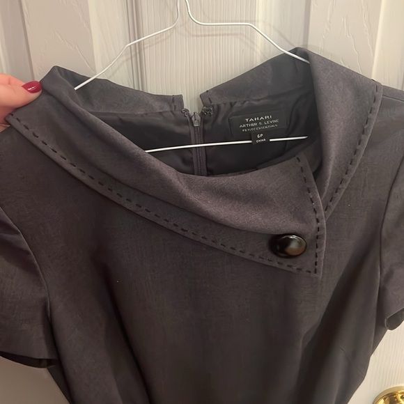 Tahari work dress size 6p - Picture 3 of 6